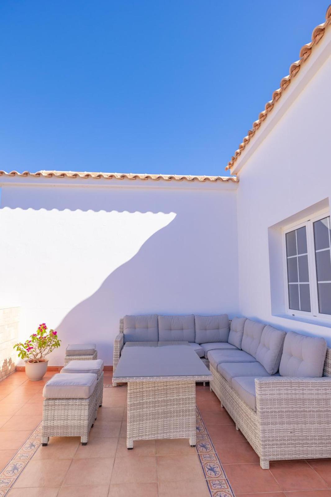 Casa Amaya - Spacious House With Pool, Large Garden, Bbq, 2 Terraces, And Ideal Location El Charco  ภายนอก รูปภาพ
