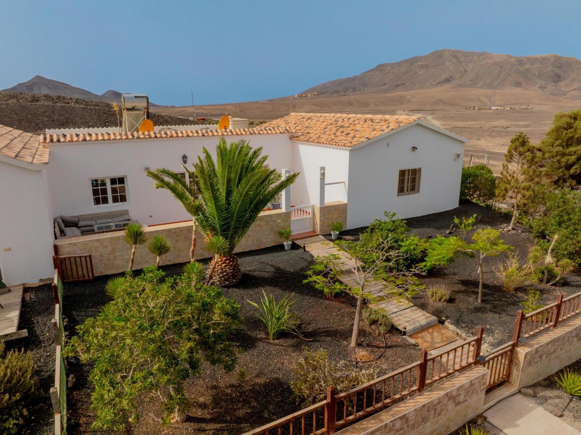 Casa Amaya - Spacious House With Pool, Large Garden, Bbq, 2 Terraces, And Ideal Location El Charco  ภายนอก รูปภาพ