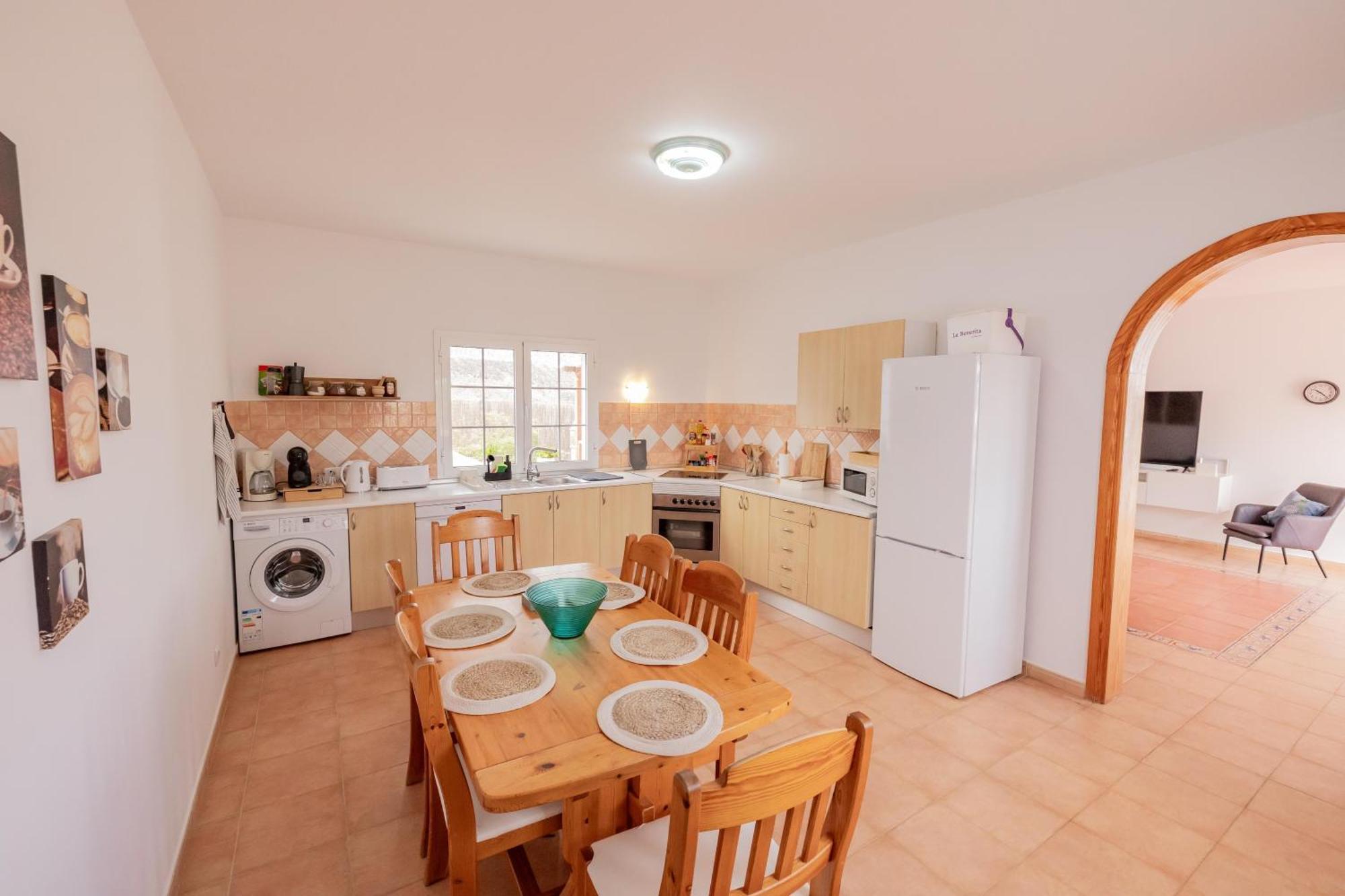 Casa Amaya - Spacious House With Pool, Large Garden, Bbq, 2 Terraces, And Ideal Location El Charco  ภายนอก รูปภาพ